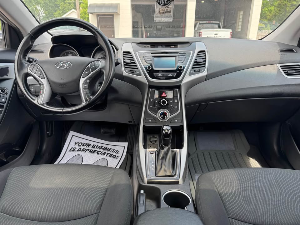 15Elantra11