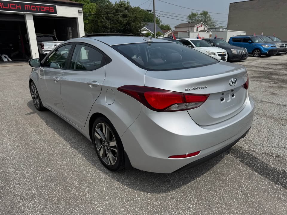 15Elantra7