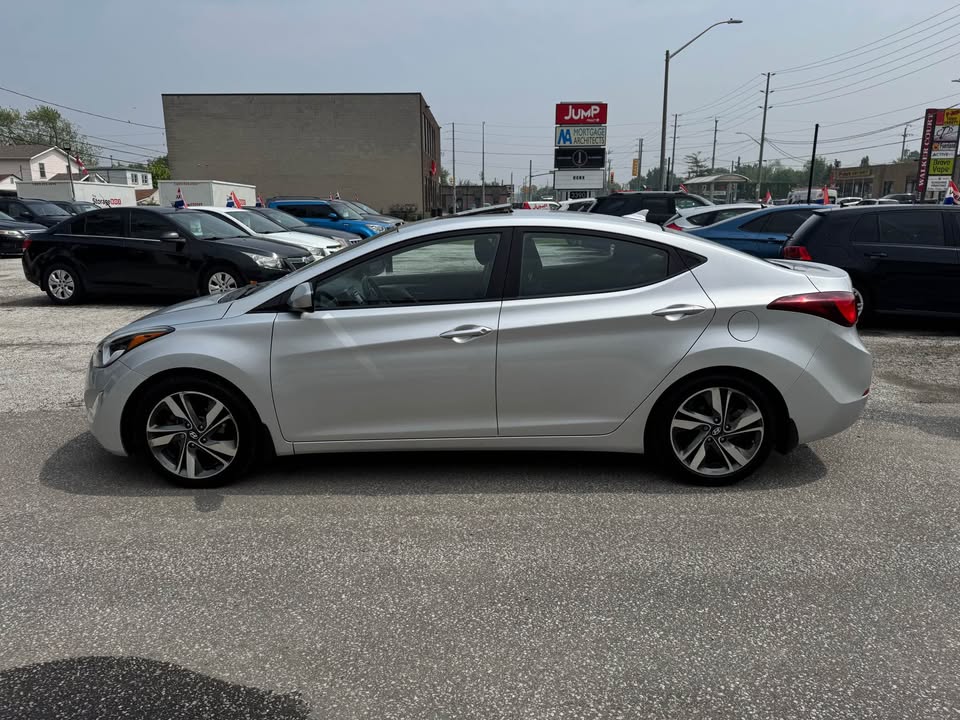15Elantra8